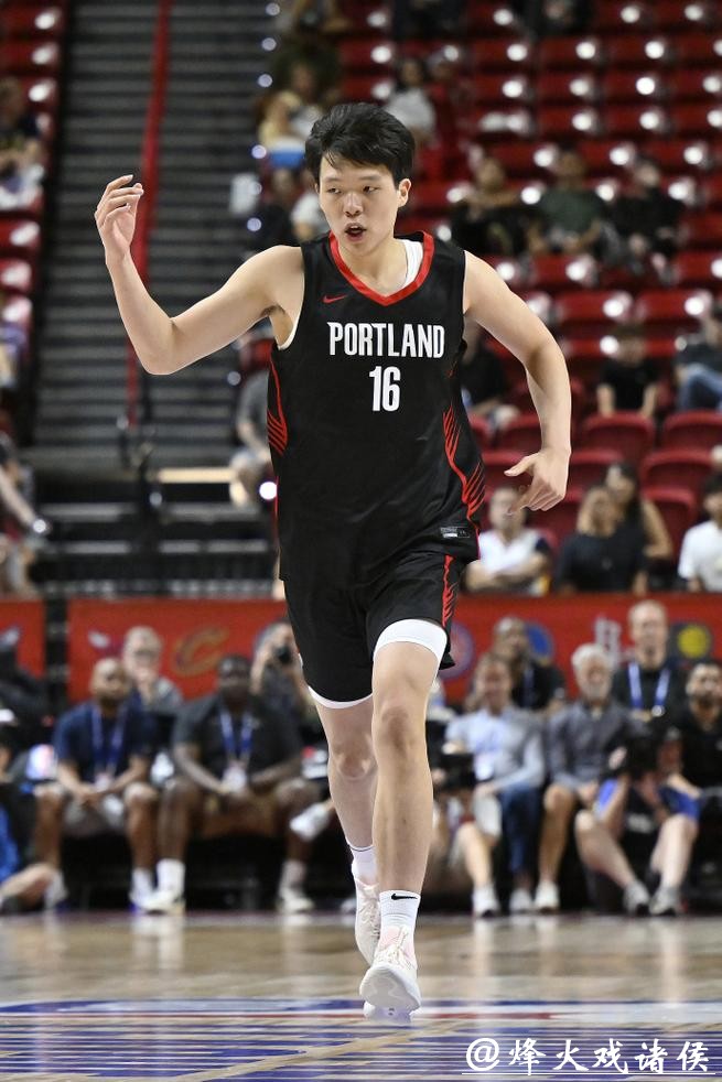 队记:杨瀚森在NBA赛场挣扎有三大原因 对他的长期未来仍充满信心 队记:杨瀚森在NBA赛场挣扎有三大原因 对他的长期未来仍充满信心